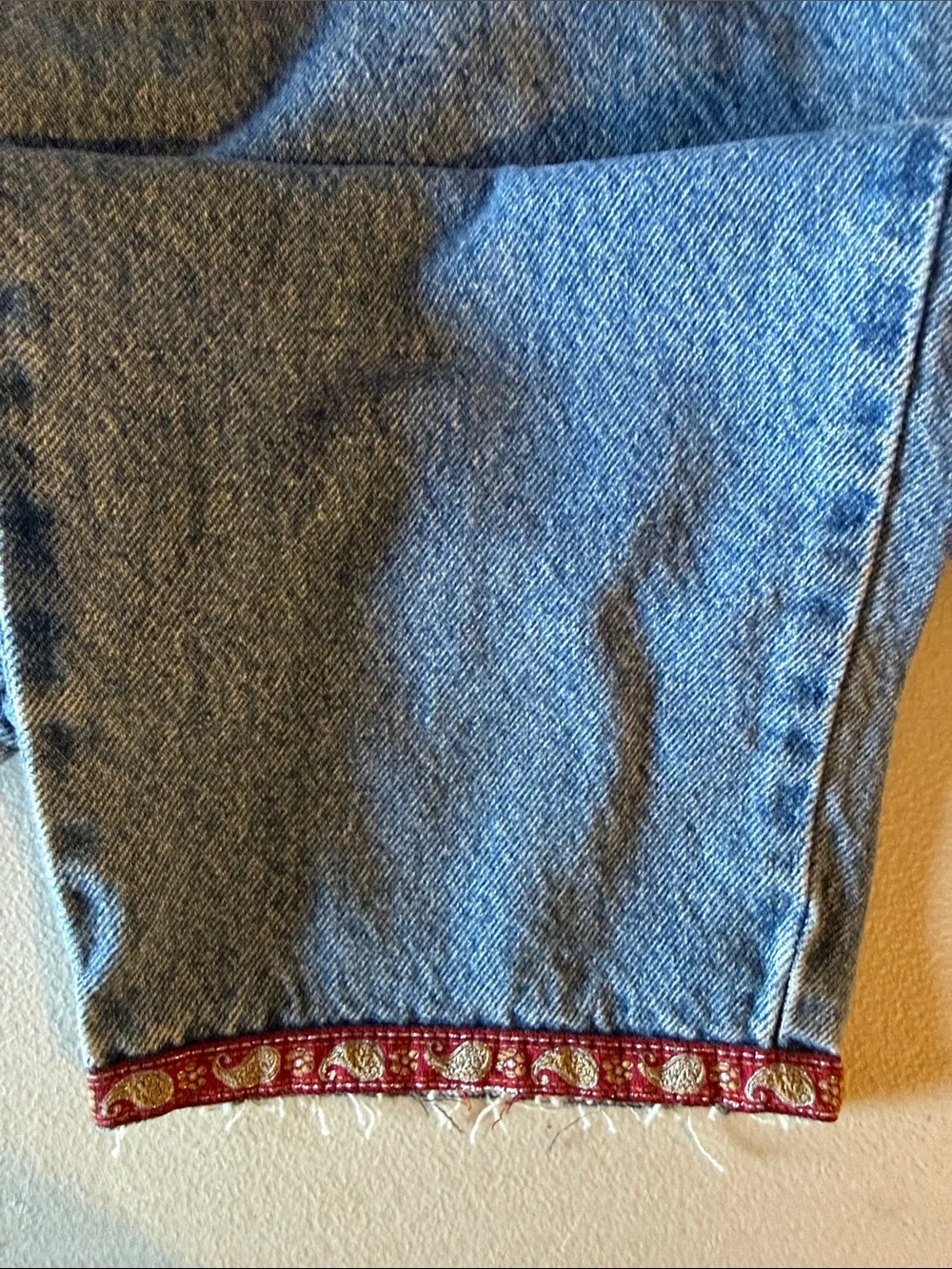 Denim Casual Corner Capri Baggy Wide Leg Raw Hem Red Trim Accent Denim Size: 4R